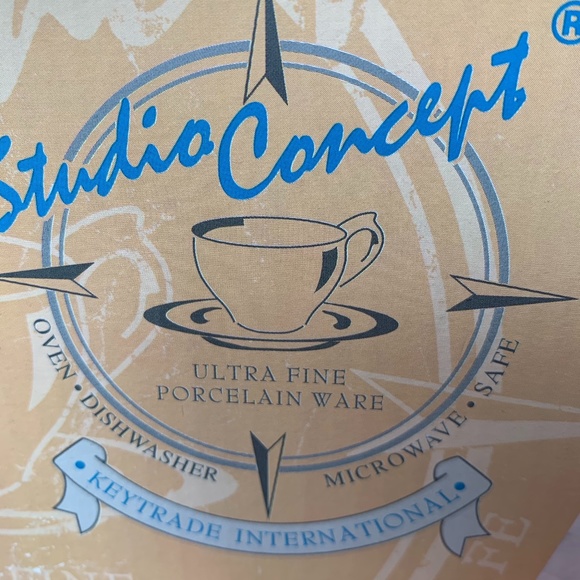 Studio Concept Ultra Fine Porcelain Ware Set - Picture 5 of 6